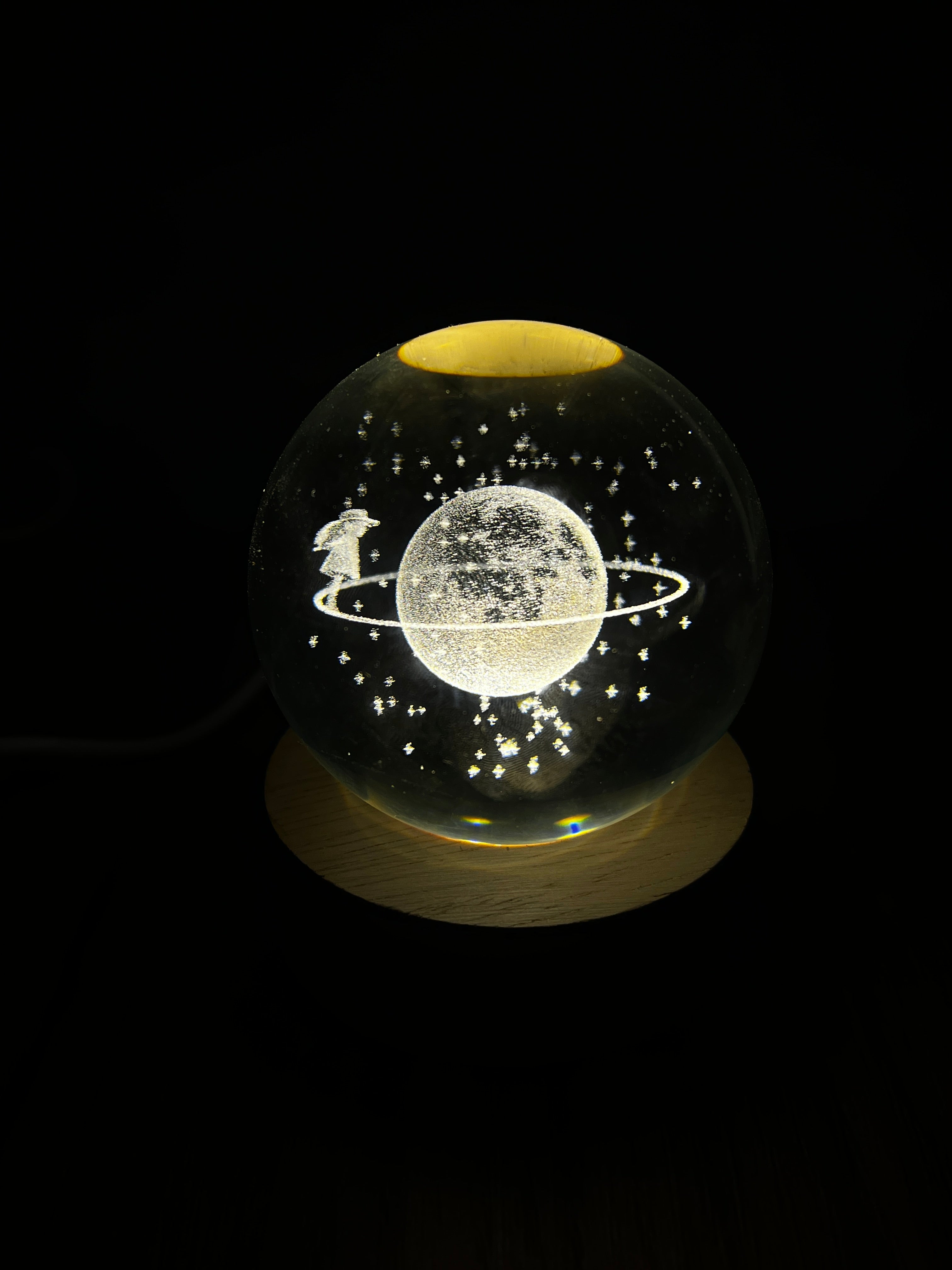 LÁMPARA ESFERA DE CRISTAL 3D – LUNA