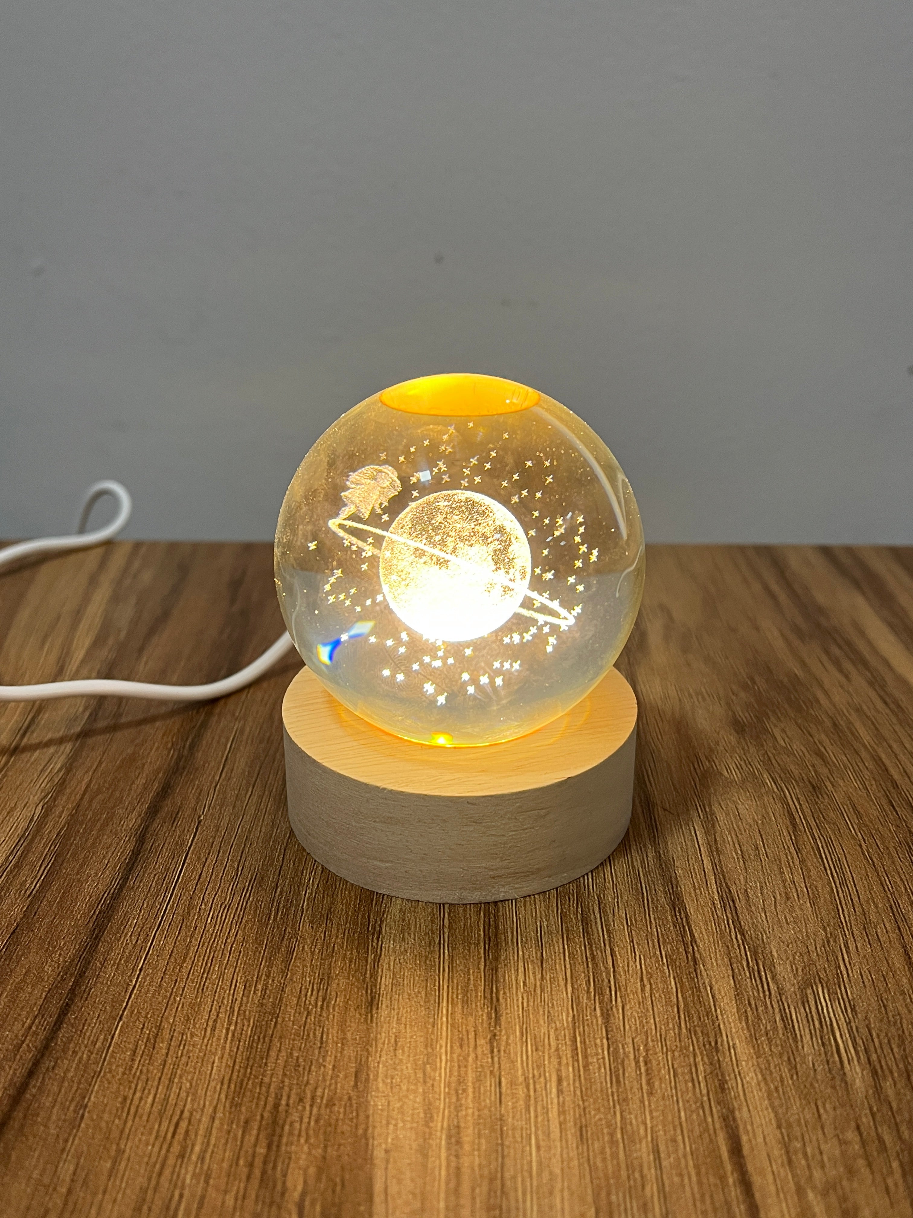 LÁMPARA ESFERA DE CRISTAL 3D – LUNA